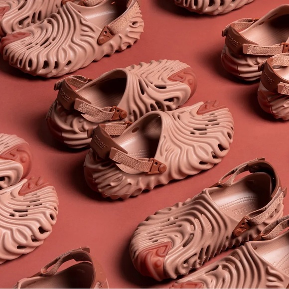 SALEHE BEMBURY X CROCS POLLEX CLOG KUWATA - Picture 1 of 16